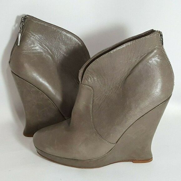 Alexandre Birman Leather Ankle Boot Gray Wedge Heel Zipper Sz 7.5 - Picture 6 of 8